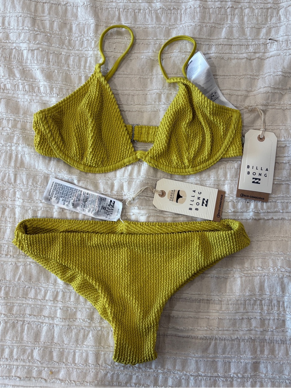 NWT Billabong Women's Underwire Bikini Set in Chartreuse Sz Small